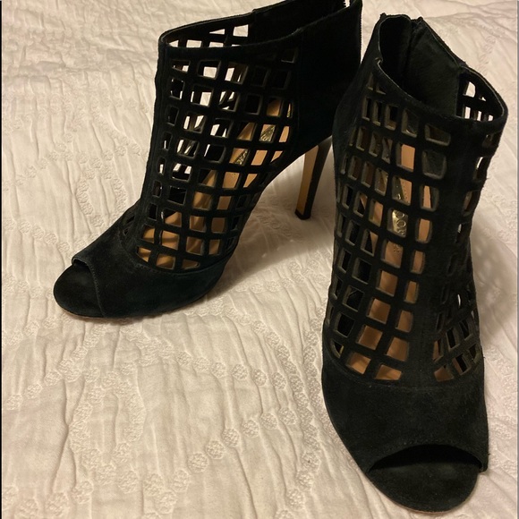 Black heels - Picture 2 of 3